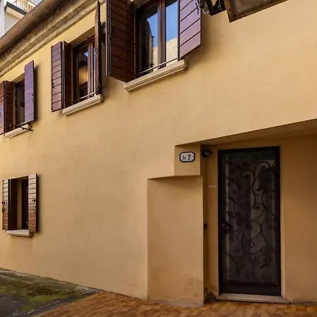 La Casa Sotto Ai Portici Apartment